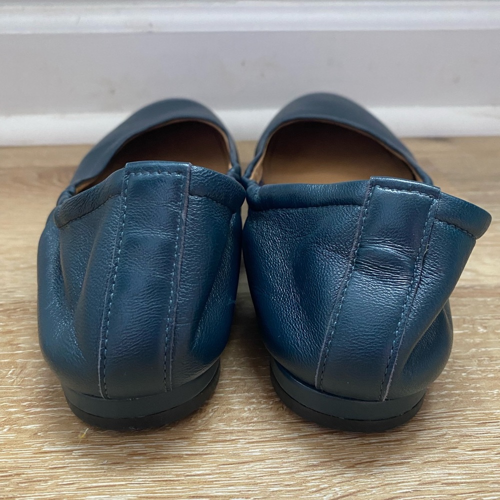 Vionic Caroll Ballet Flats with Elastic Detailing for Comfort in Navy Blue - Picture 8 of 11